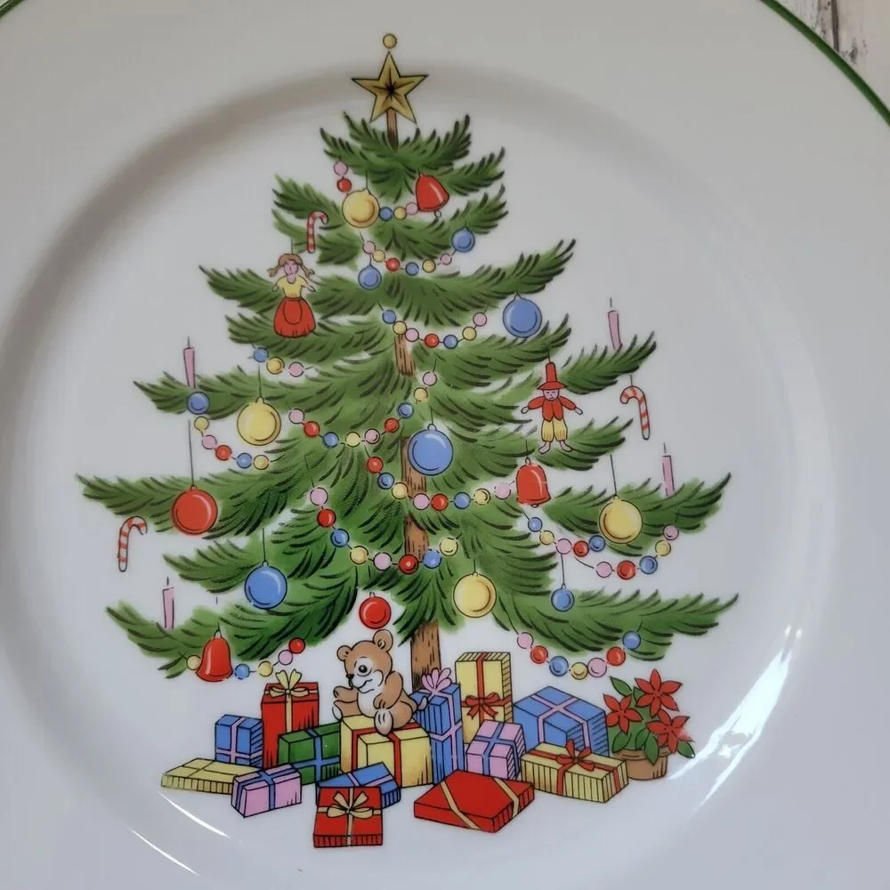 Sone Fine China Made In Japan Christmas Tree Dinner Plates 10 1/4